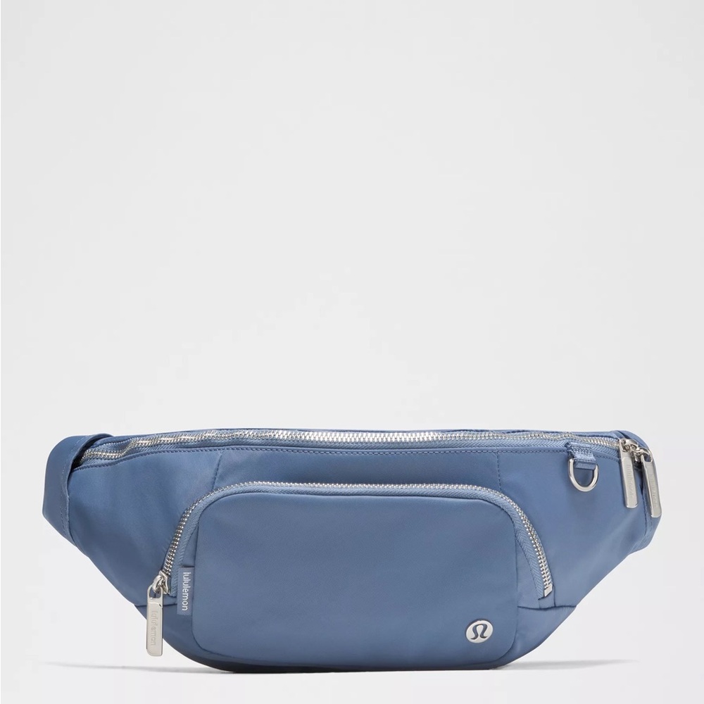 Lululemon Everywhere Belt Bag Extra Large 4L *Metal - Washed Denim/Silver - Picture 2 of 7